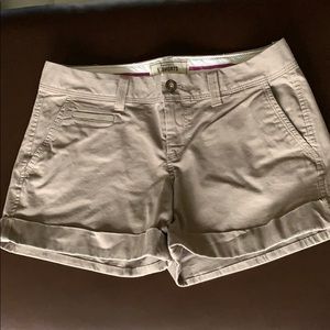 Old Navy Perfect 5" Shorts Favorite Khakis Size 6